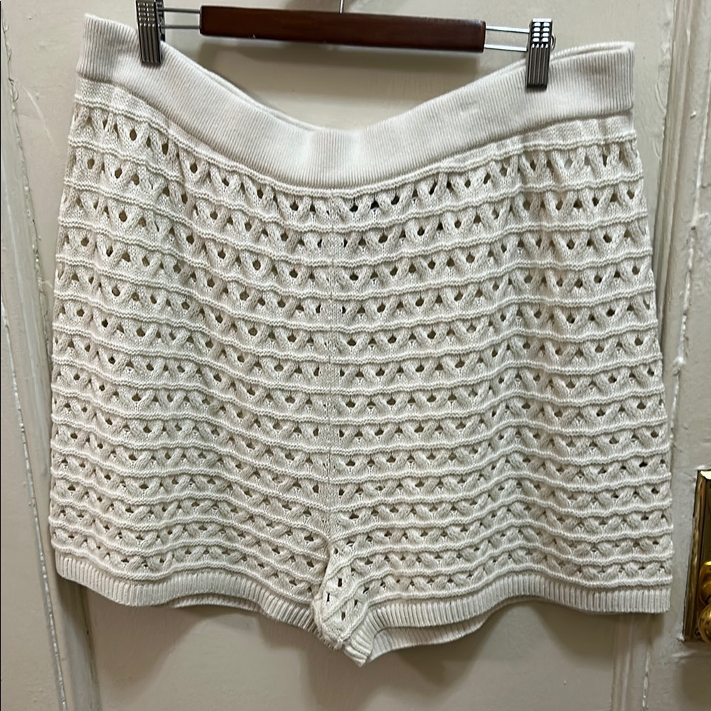 Express Beige crotchet Shorts -2 big for me -